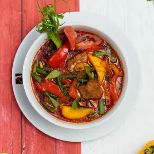 Beef with Red Curry Sauce